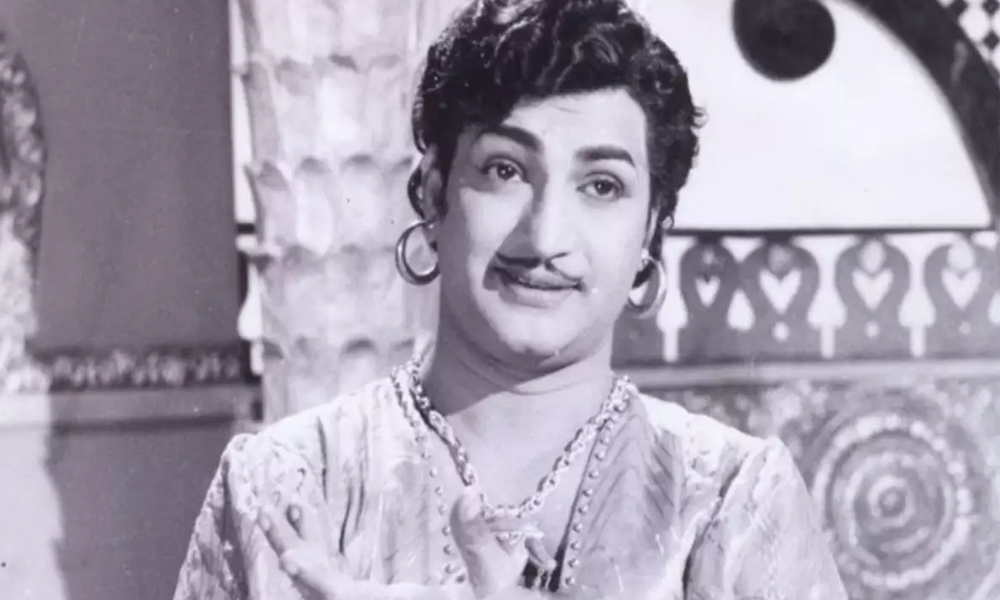 బాక్సాఫీస్ గతిని మార్చేసిన సీనియర్ ఎన్టీఆర్ టాప్ 5 ఇండస్ట్రీ హిట్లు ఇవే!