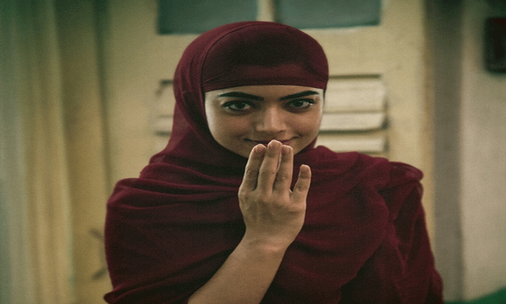 సీతారామం’ నుండి ఈద్ ఉల్-అధా స్పెషల్ పోస్టర్: ఆఫ్రీన్ గా రష్మిక మందన్న శుభాకాంక్షలు