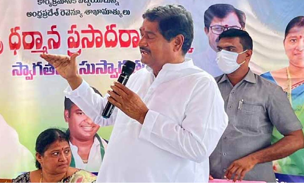 వాలంటీర్లను పీకేస్తాం: మంత్రి ధర్మాన హెచ్చరిక.!
