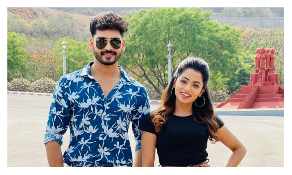 తమ బంధంలో మరోక అడుగు ముందుకేసిన నవ్య స్వామి.. రవి క్రిష్ణతో పెళ్లికి రెడీ..?