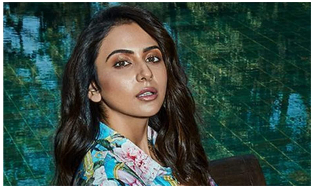 దారుణ పరిస్థితిలో రకుల్ ప్రీత్.. డైలీ పేమెంట్ స్థాయికి పడిపోయిన అమ్మడు..!