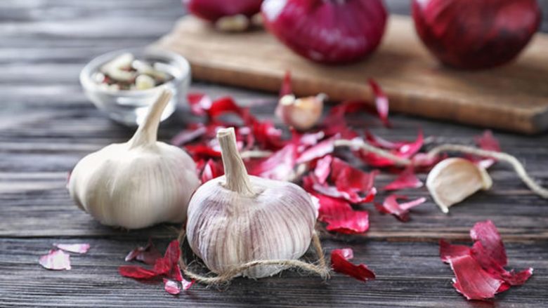 ఉల్లిపాయ, వెల్లుల్లి తొక్కలు పడేస్తున్నారా… ఇది తెలిస్తే ప్రతి ఒక్కరు దాచుకుంటారు?