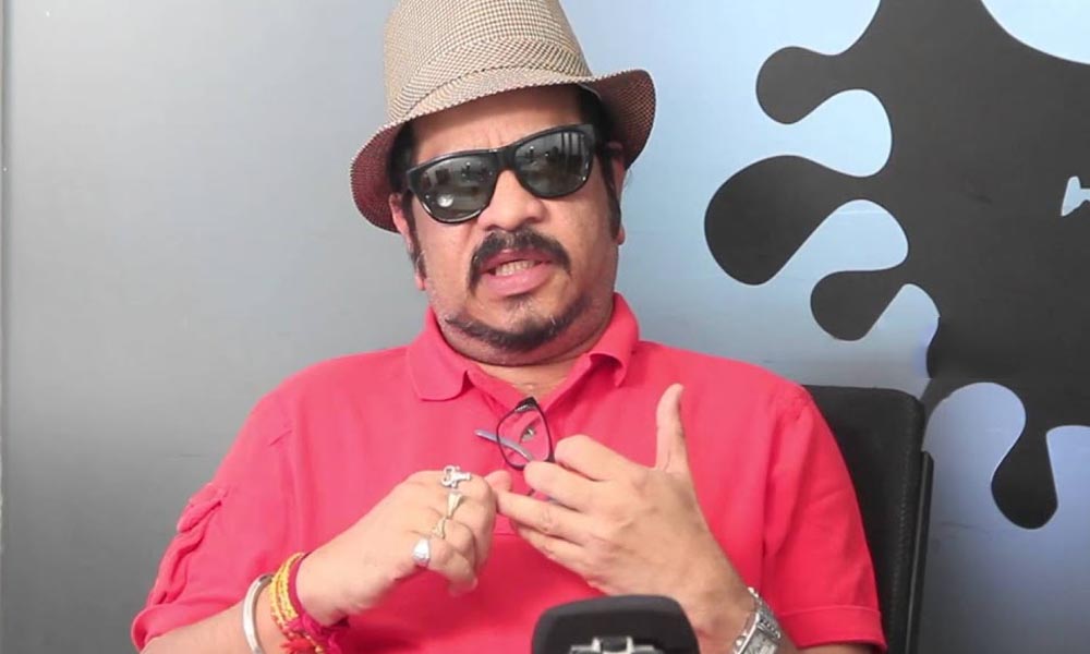 హీరోయిన్లు తరచూ దుబాయ్ వెళ్ళేది అందుకే.. షాకింగ్ కామెంట్స్ చేసిన డైరెక్టర్?