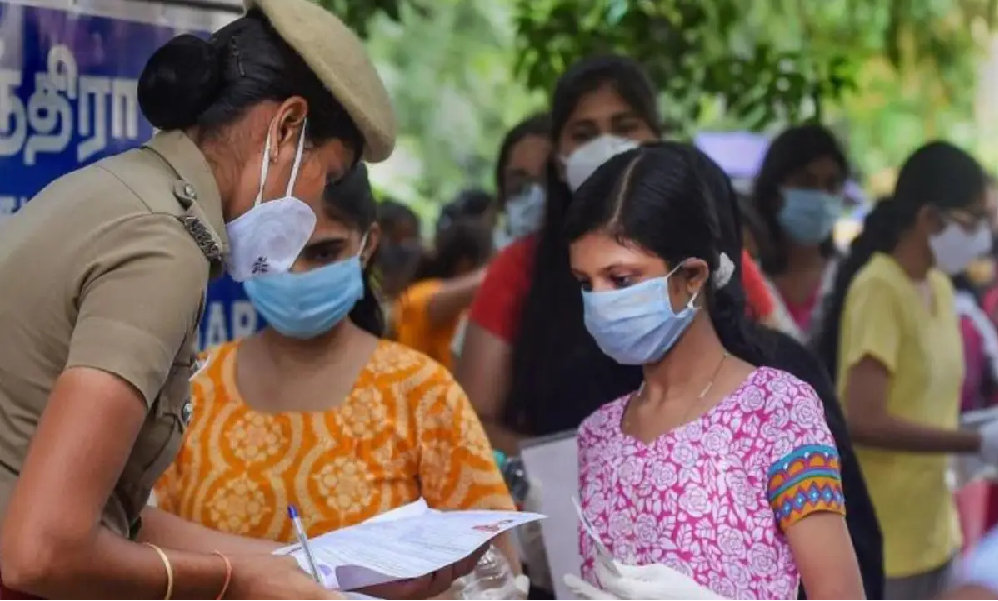 పేరుకే ‘నీట్’ పరీక్ష.! అమ్మాయిలకి అగ్ని పరీక్షే.!