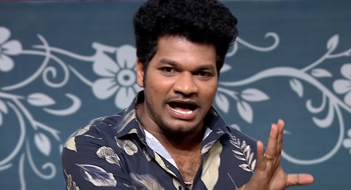 భార్యని పక్కన పెట్టి బా అమ్మాయిలతో అవినాశ్.. రచ్చ!