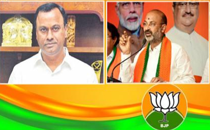 ఆ కాంగ్రెస్ నేత త్వరలో బీజేపీ లో చేరుతారని క్లారిటీ ఇచ్చిన బండి సంజయ్..