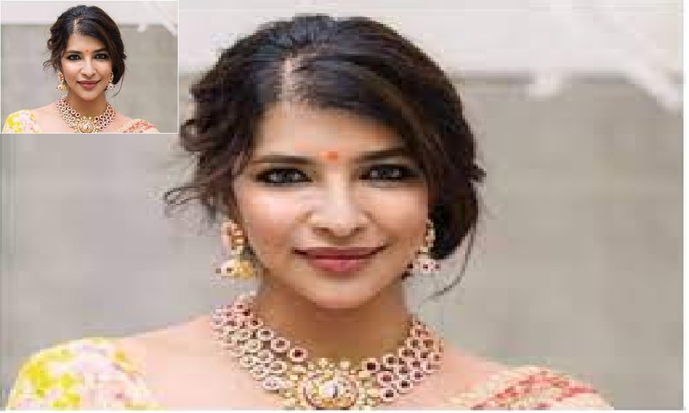 తెలంగాణలో 50 ప్రభుత్వ పాఠశాలలను దత్తత తీసుకున్న మంచు లక్ష్మి..మంచి మనసంటు కామెంట్స్?