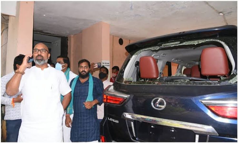 ఎంపీ ధర్మపురి అరవింద్‌పై దాడి.! ఇదో టైపు రాజకీయం.!