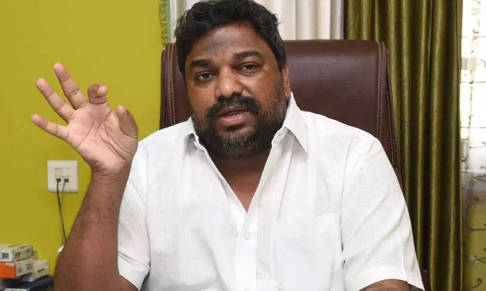 ఒక సంస్థ గురించి ఆర్పీ అలా మాట్లాడటం తప్పు.. నిర్మాత కామెంట్స్ వైరల్?