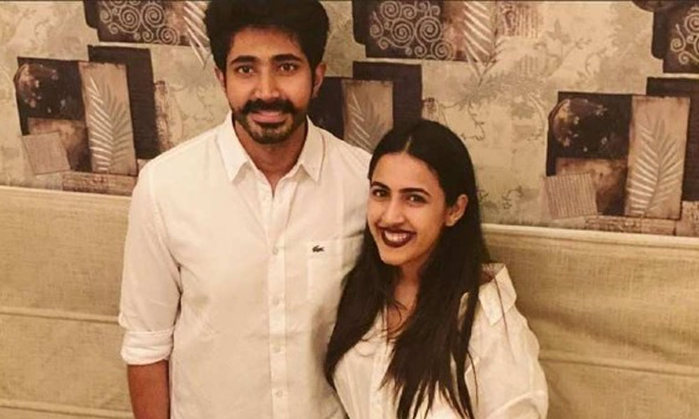 భర్తను పక్కన పెట్టీ.. అక్కకి ముద్దులు ఇస్తున్న మెగా డాటర్?