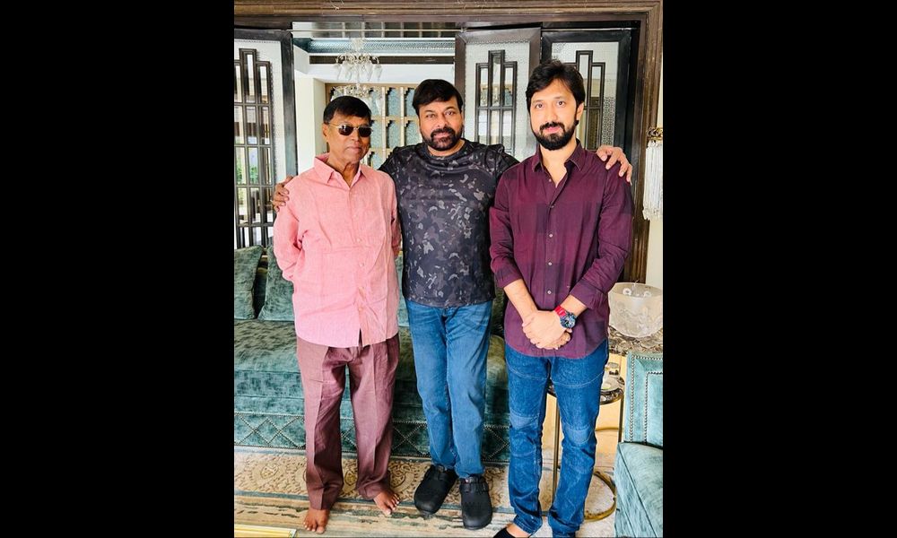 డైరెక్టర్ కెఎస్ రవీంద్ర తండ్రి మృతికి  ప్రగాఢ సానుభూతి వ్యక్తం చేసిన మెగాస్టార్ చిరంజీవి 