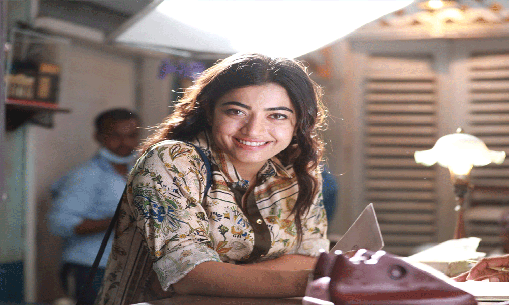 సీతారామంలో నా పాత్ర చాలా యునిక్ గా అనిపించింది. ఒక గొప్ప కథని చెప్పే పాత్ర కావడం నాకు చాలా నచ్చింది