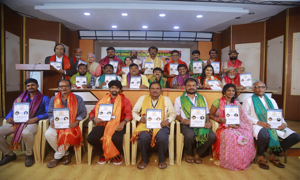 తెలుగు టెలివిజన్ అండ్ డిజిటల్ మీడియా రైటర్స్ అసోసియేషన్ వారి  నూతన కార్యవర్గం ప్రమాణ స్వీకార మహోత్సవం ఫిలిం ఛాంబర్ హాలులో