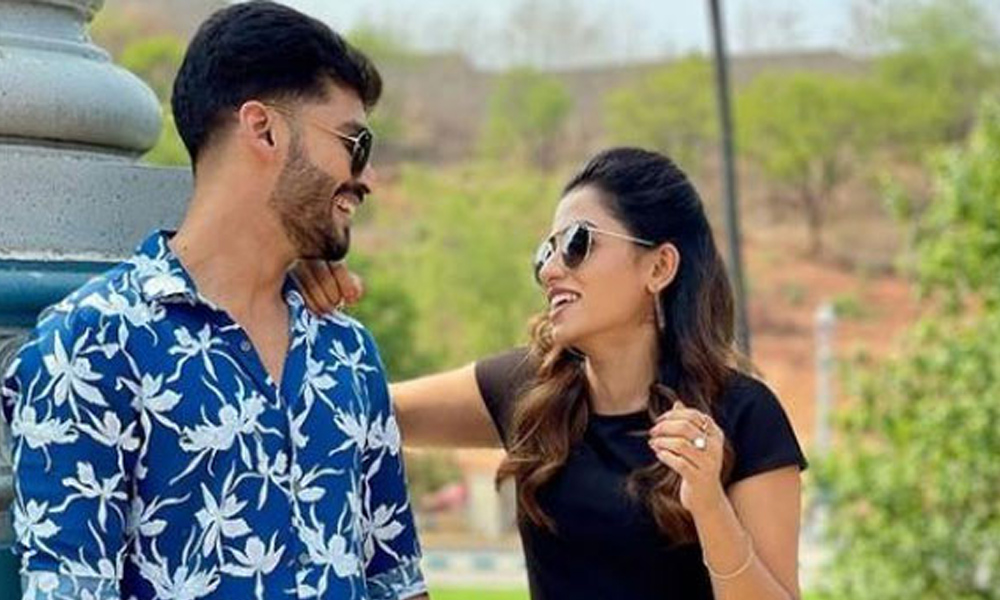 సోషల్ మీడియాలో రవికృష్ణని ట్యాగ్ చేస్తూ క్రేజీ పోస్టు చేసిన నవ్య స్వామి.. వైరల్ అవుతున్న పోస్ట్?