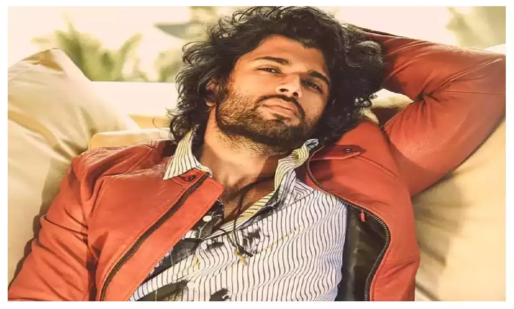 విజయ్ దేవరకొండ పై గుర్రు గా ఉన్న రామ్ చరణ్ ఫాన్స్