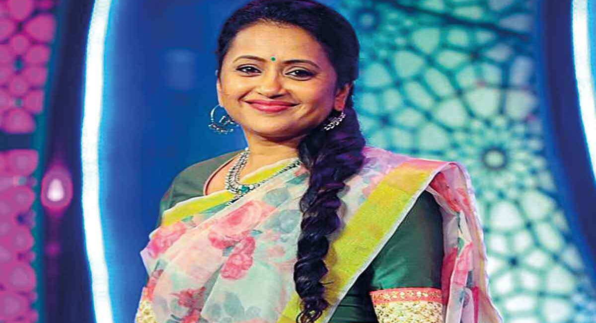 ముసలమ్మల చాదస్తంగా మాట్లాడుతూ.. ఫన్నీ వీడియో చేసిన సుమ.. వీడియో వైరల్?