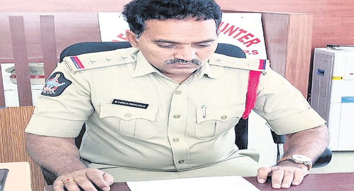 హిందూపురంలో వైద్య విద్యార్థిని హత్య.. పోలిసుల విచారణలో బయటపడ్డ అసలు నిజాలు..?