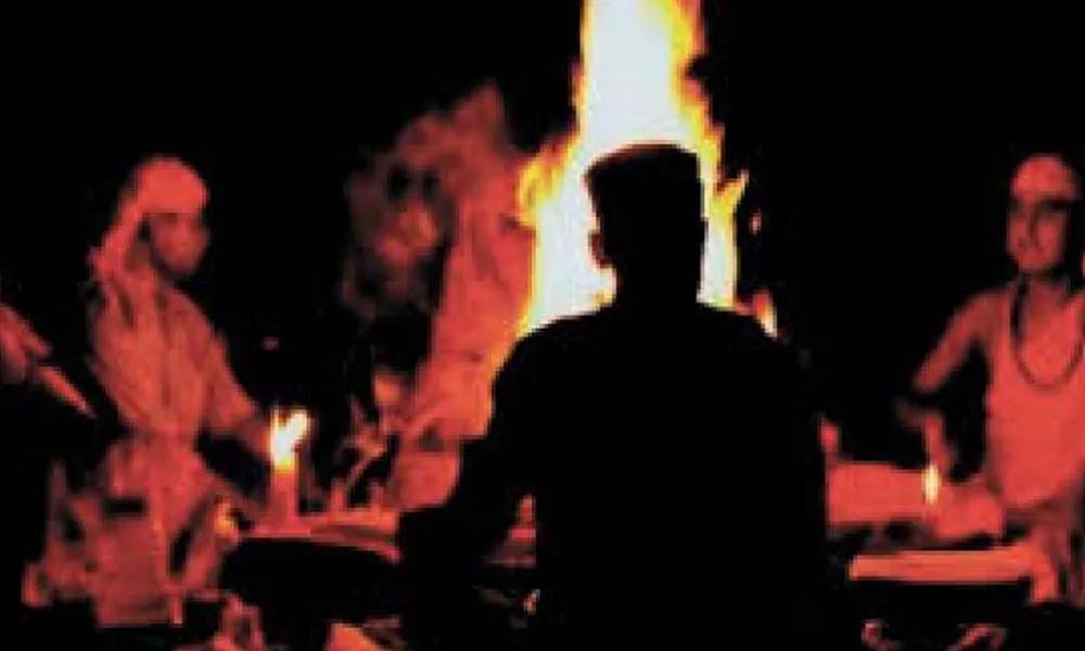 దారుణం… క్షుద్ర పూజల పేరుతో కన్న కూతురిని బలి తీసుకున్న తల్లి తండ్రులు!