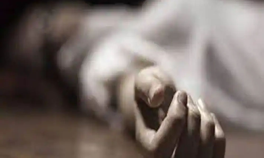 మతిస్థిమితం లేక పురుగుల మందుతో వంట చేసిన మహిళ…విషమ పరిస్థితులలో కుటుంబసభ్యులు?