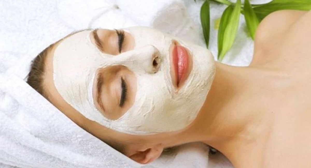 వర్షాకాలంలో చర్మం రక్షణ కోసం ఈ ఫేస్ ప్యాక్ లు ఏంతో ఉపయోగపడతాయి…?