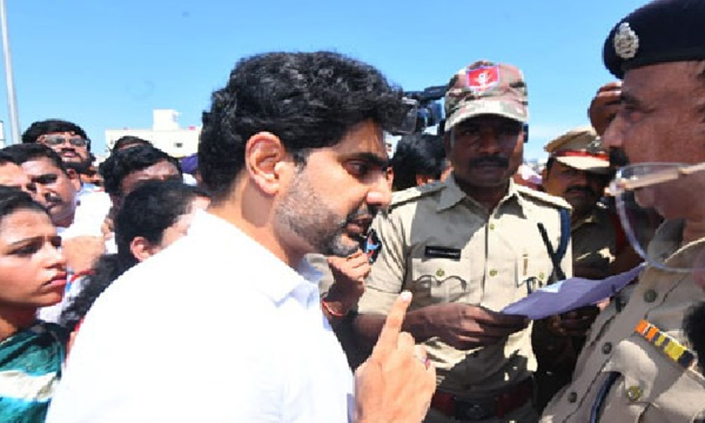 పర్యటనలో నారా లోకేష్.. అడ్డుకున్న పోలీసులు!