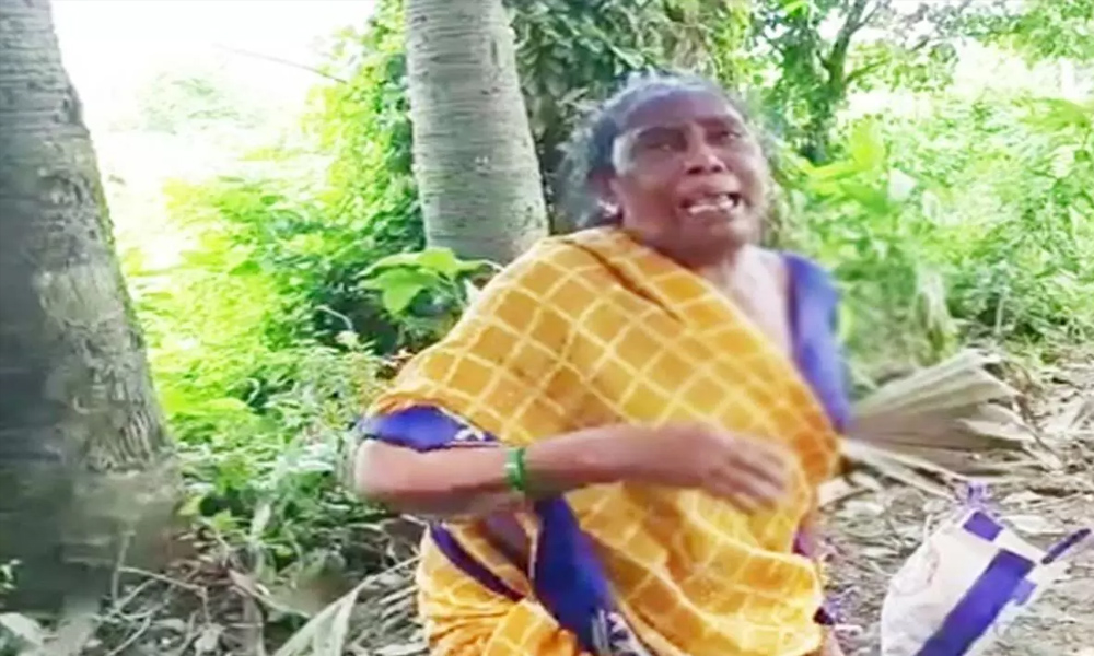 లిఫ్ట్ ఇస్తానని బామ్మని నమ్మించి సర్వం దోచుకున్న దుర్మార్గుడు… లబోదిబోమంటున్న బామ్మ?