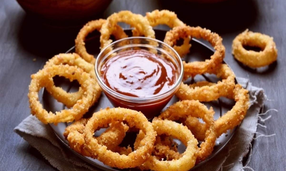 హాట్ హాట్ గా నోరూరించే ఆనియన్ రింగ్స్ తయారు చేసుకునే విధానం!