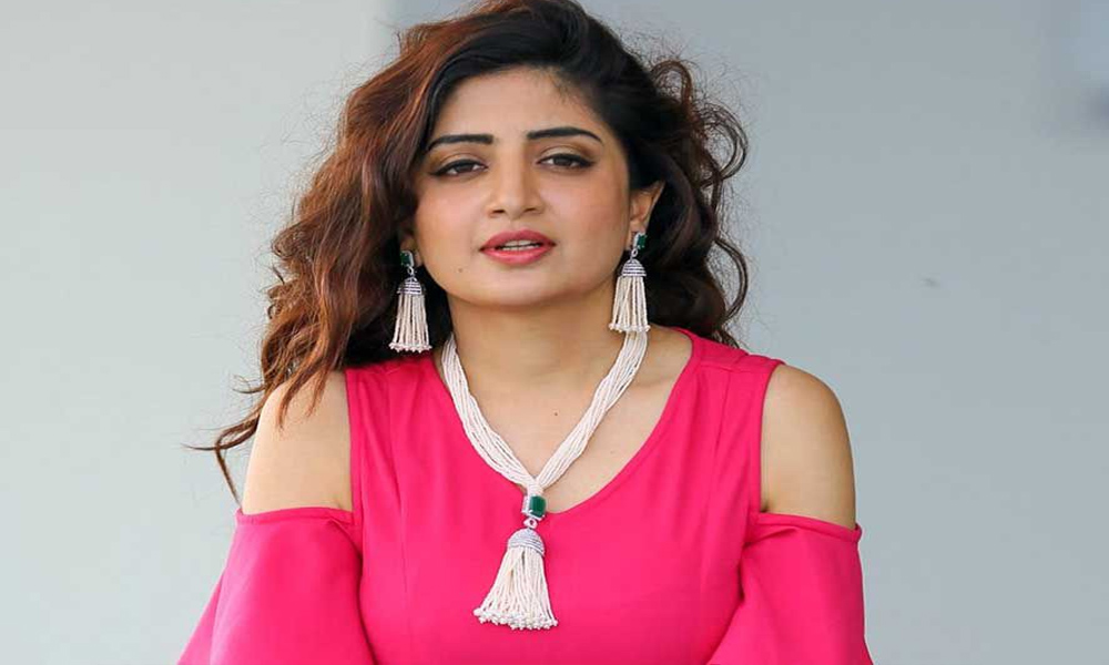 జీసస్ ఎవరికి ఎలా పుట్టారు… మరో వివాదాస్పద ట్వీట్ చేసిన పూనమ్?