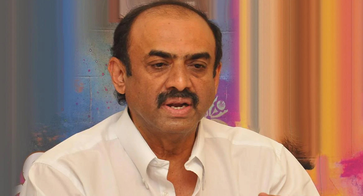 ఆ కారణం వల్ల విశాఖలో థియేటర్ అమ్మేసిన సురేష్ బాబు?