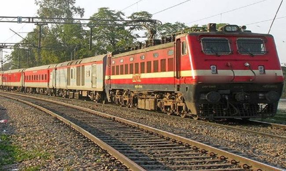 రైలులో ప్రయాణం చేస్తున్నారా… ఈ విషయాలు తప్పనిసరిగా గుర్తుంచుకోవాలి… లేకపోతే చర్యలు తప్పవు!