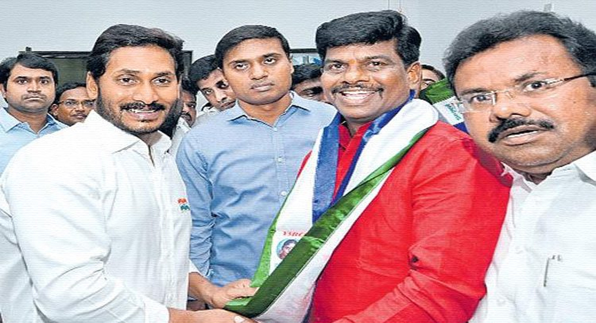 ఎంపీ ఘటనతో వైసీపీ పరువు పోయిందిగా.. జగన్ చర్యలు తీసుకుంటారా?