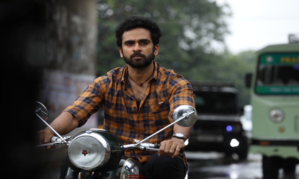 అశోక్ సెల్వ‌న్ లేటెస్ట్ మూవీ ‘ఆకాశం’ … మూడు షేడ్స్‌లో హీరో లుక్స్ విడుదల