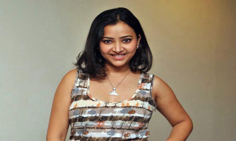   ఆ స్టార్ హీరోయిన్ శ్వేతా బ‌సు కెరియ‌ర్ నాశ‌నం చేసిందా?