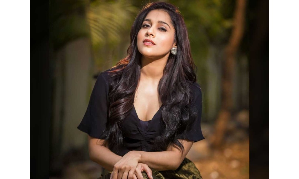   సినిమా ఆఫర్స్ కోసం దేనికైనా సిద్ధం అంటున్న రష్మీ