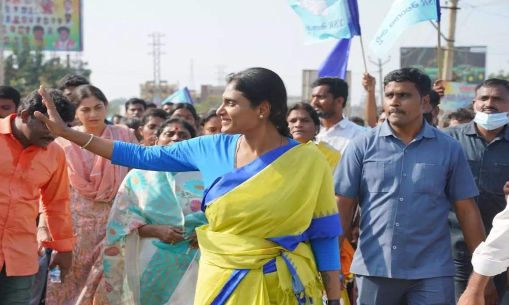 వైఎస్ షర్మిల పాదయాత్ర 2 వేల కిలోమీటర్ల మేర పూర్తి.! తెలంగాణ రాజకీయాలపై ప్రభావమెంత.?