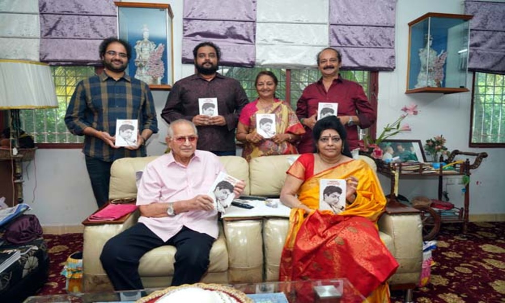 సూపర్ స్టార్ కృష్ణ చేతుల మీదుగా విడుదలైన అలనాటి అందాల నటుడు హరనాథ్ జీవిత చరిత్ర ‘అందాల నటుడు’