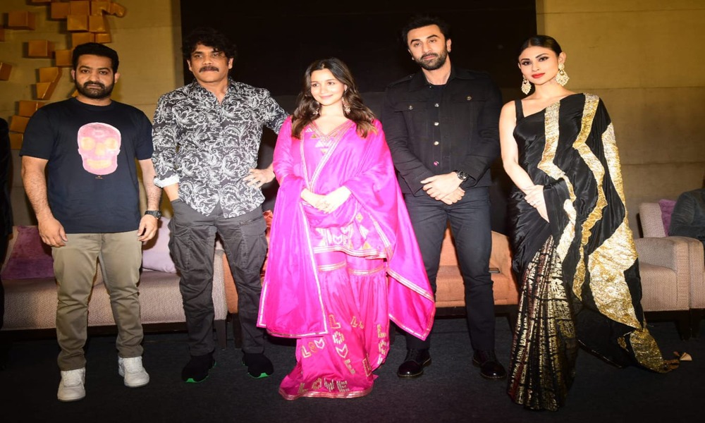 ‘బ్ర‌హ్మాస్త్రం’ సినిమా ఇండియ‌న్ ఫిల్మ్ ఇండ‌స్ట్రీకి ఓ బ్ర‌హ్మాస్త్రం కావాల‌ని మ‌న‌స్ఫూర్తిగా కోరుకుంటున్నాను :  ఎన్టీఆర్‌