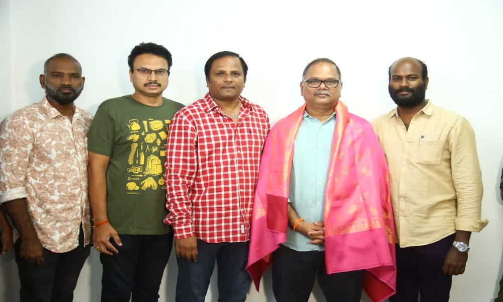 దర్శకుడు వి.ఎన్. ఆదిత్య చేతుల మీదుగా ‘నెక్స్ట్ లెవల్’ ఫస్ట్ లుక్ విడుదల