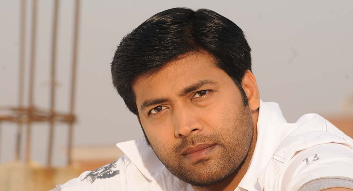 సినీ ఇండస్ట్రీపై షాకింగ్ కామెంట్స్ చేసిన హీరో ఆకాష్.. ఇంతకూ అవేటంటే?