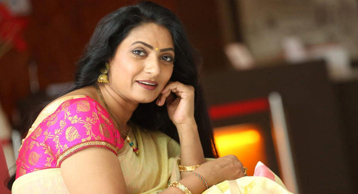 హీరోయిన్ ఆమని అప్పట్లో సినిమాలకు దూరం అవటానికి కారణాలు ఏంటో తెలుసా?