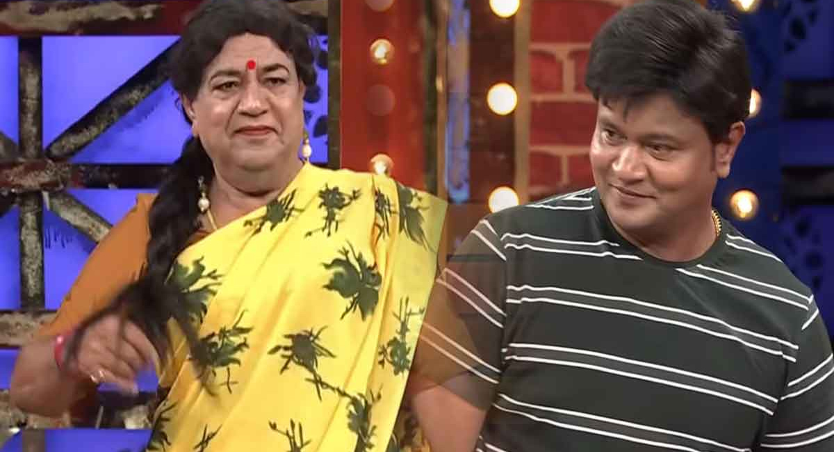 గుర్తుపట్టలేకుండ తయారైన బుల్లెట్ భాస్కర్ తండ్రీ… జబర్ధస్త్ పైత్యం బాగా వంటపట్టినట్టుందే?