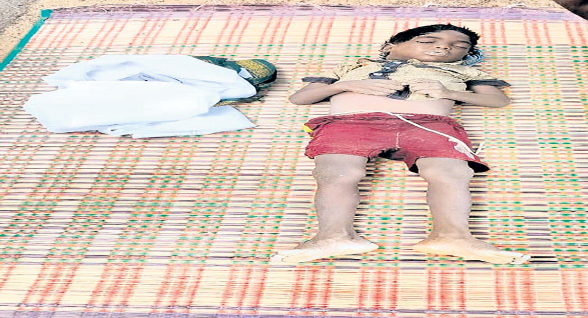 అనుమానాస్పద స్థితిలో మృతి చెందిన బాలుడు… పండగ పూట చెరువులో శవమై తేలి?