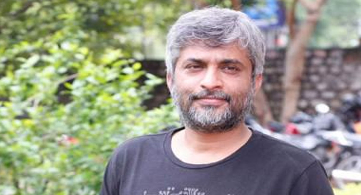 సీతారామం సినిమా కోసం ఆ హీరోలను కలవలేదు.. క్లారిటీ ఇచ్చిన డైరెక్టర్!