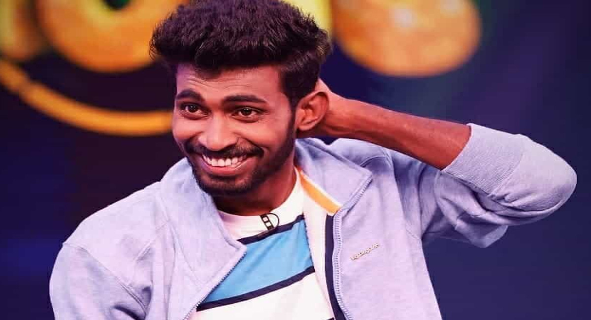 ఎక్స్ ప్రెస్ హరి షోల ద్వారా ఇంత సంపాదించాడా!