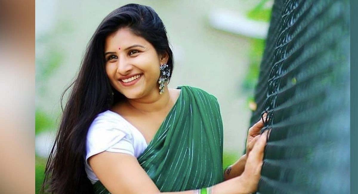 వామ్మో… సింగర్ మంగ్లీ ఒక్కో పాటకు తీసుకునే రెమ్యూనరేషన్ తెలిస్తే షాక్ అవ్వాల్సిందే.. అన్ని లక్షలా?