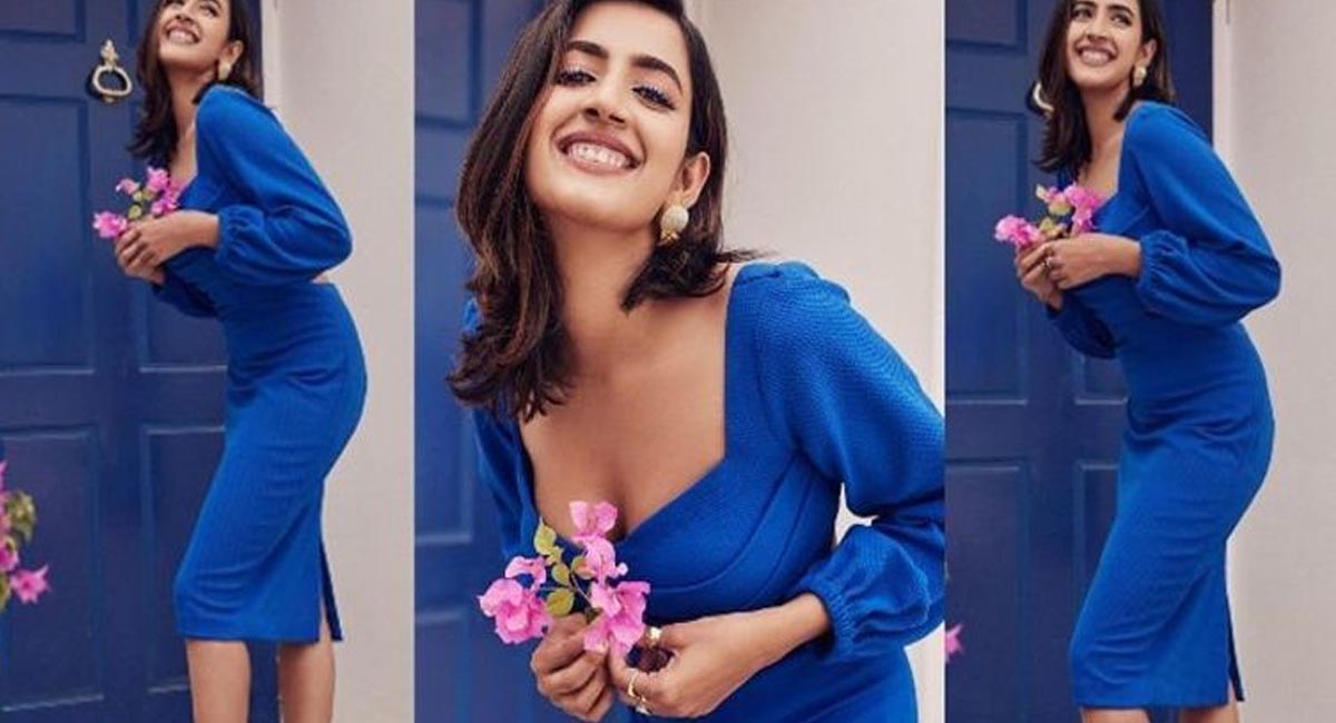 గ్లామర్ షో చేస్తూ ఫోటోలకు ఫోజులు ఇచ్చిన నిహారిక.. ఏం పోయేకాలం అంటూ ఫైర్ అవుతున్న ఫ్యాన్స్!