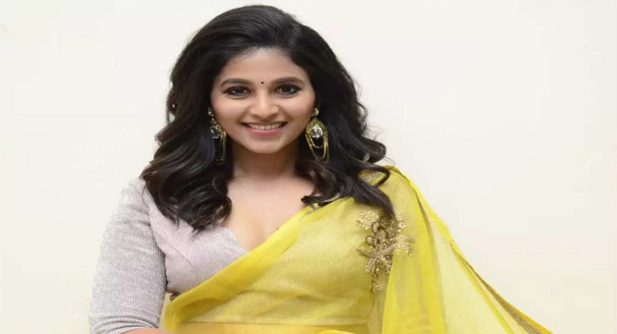 నటి అంజలి గురించి ఎవరికీ తెలియని అసలు నిజాలు ఇవే!