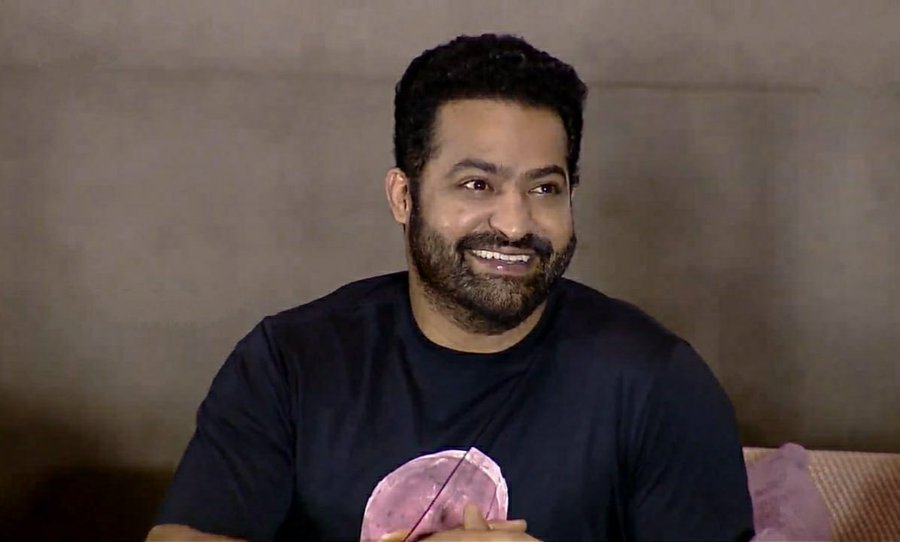 ఎన్టీఆర్ కోసం నిజంగానే జనం కరువయ్యారా?అసలు నిజం ఏమిటో తెలుసుకోండి.!