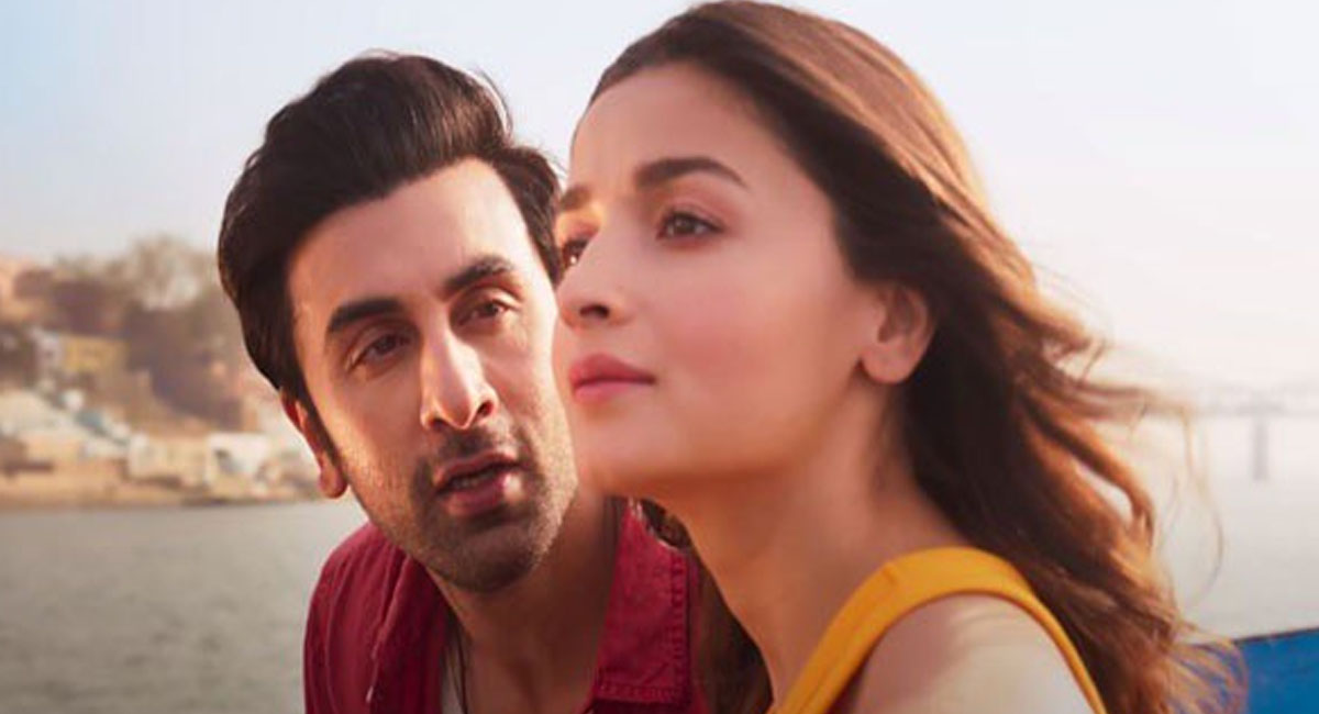 భార్య పక్కన లేకపోతే అన్నం తినటం కూడా మానేసిన బాలీవుడ్ స్టార్ హీరో?