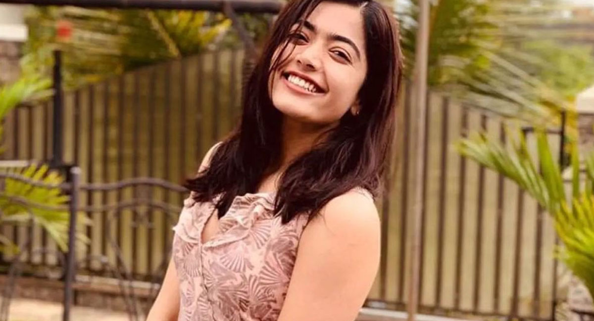 చిన్నప్పటినుంచి హాస్టల్లోనే పెరిగాను.. బాల్యాన్ని గుర్తు చేసుకున్న రష్మిక!